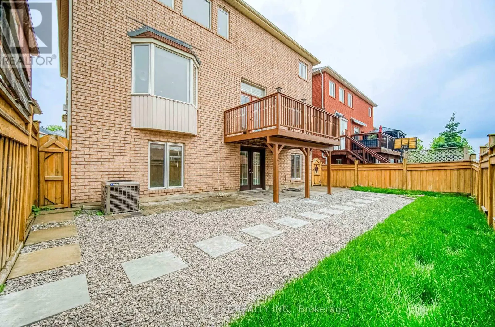 76 MYNDEN WAY