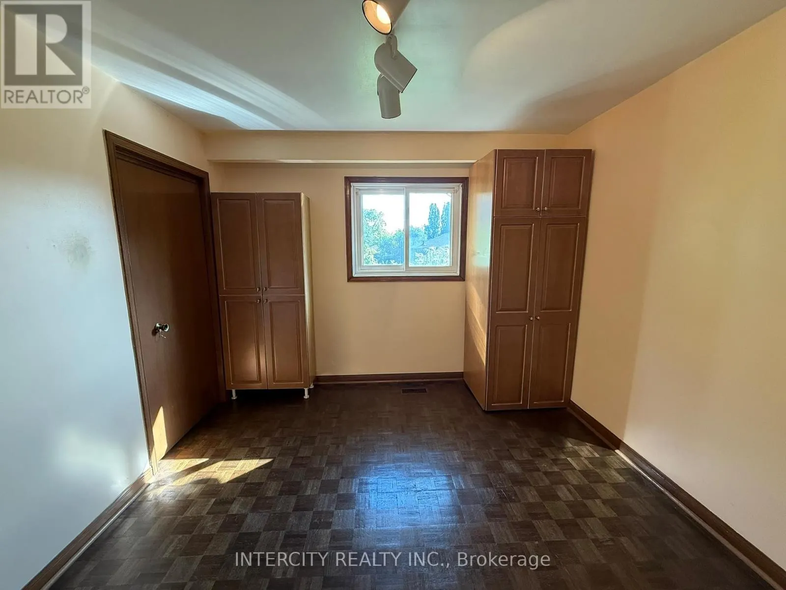 18 GLEN CAMERON ROAD