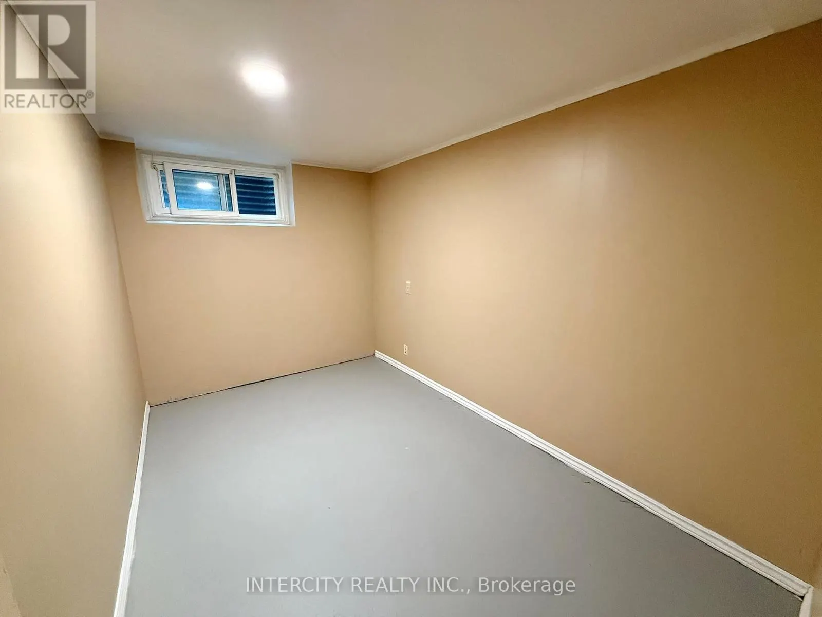18 GLEN CAMERON ROAD