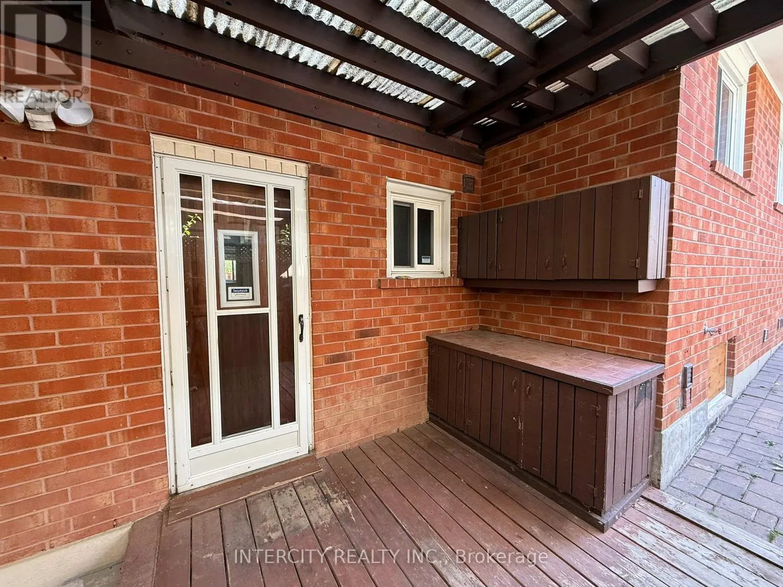 18 GLEN CAMERON ROAD