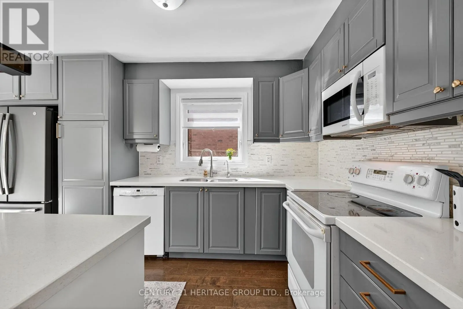 74 VERONA CRESCENT