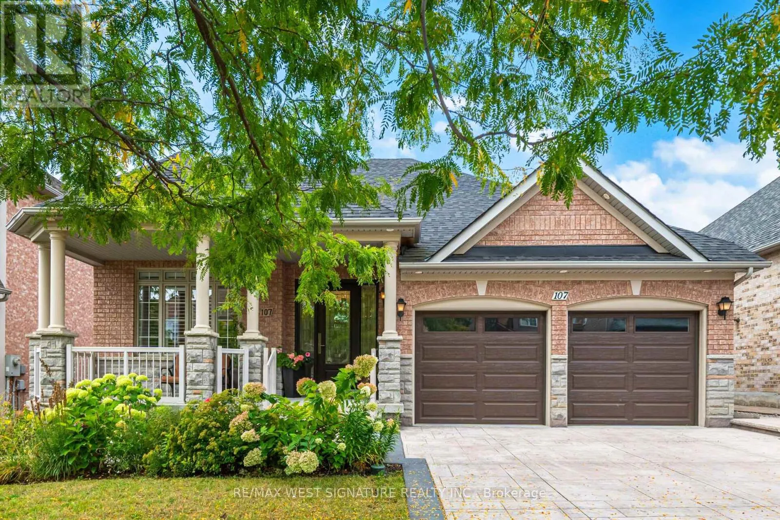107 CUPOLA CRESCENT
