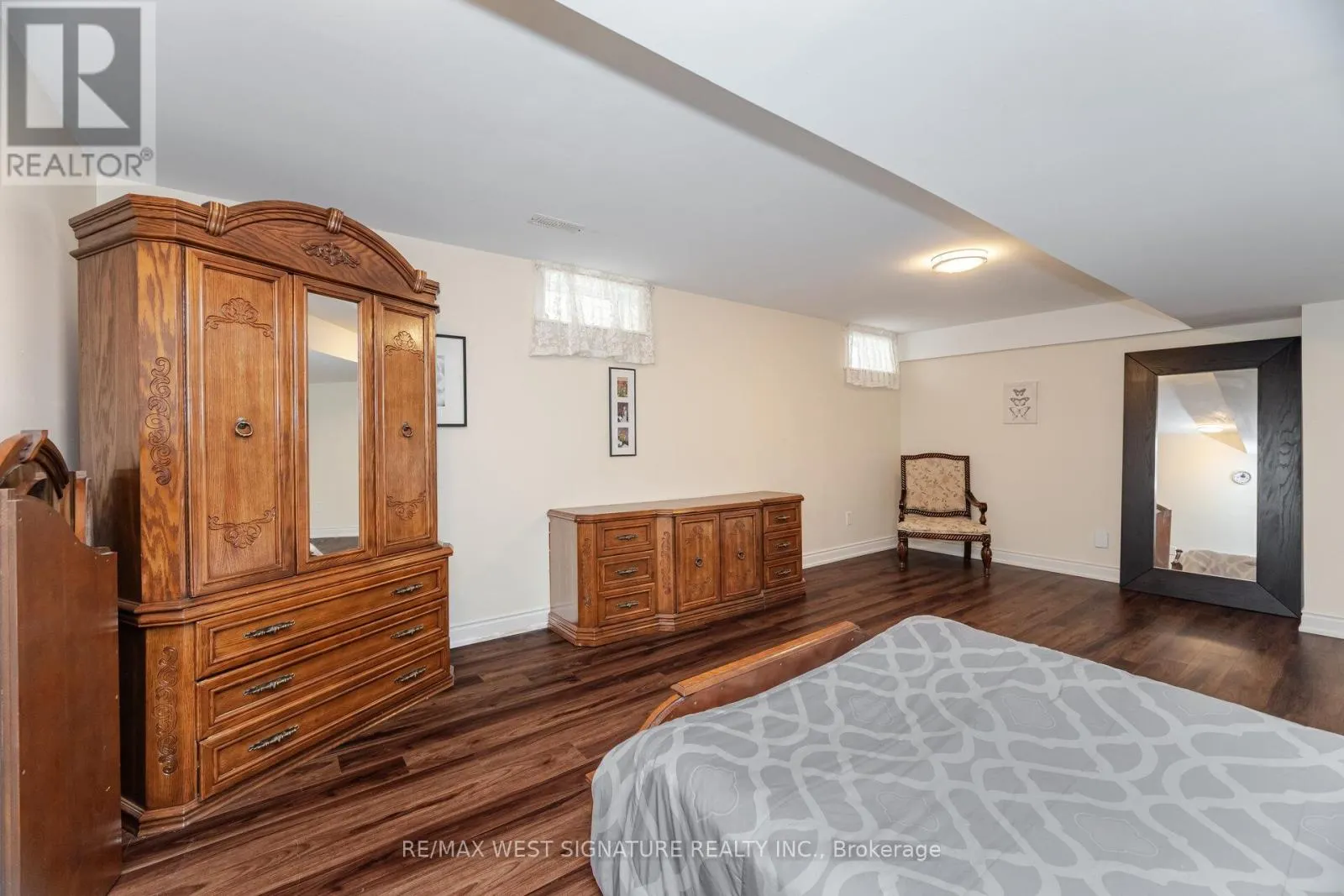107 CUPOLA CRESCENT