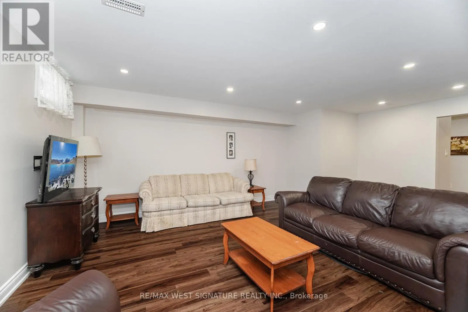 107 CUPOLA CRESCENT
