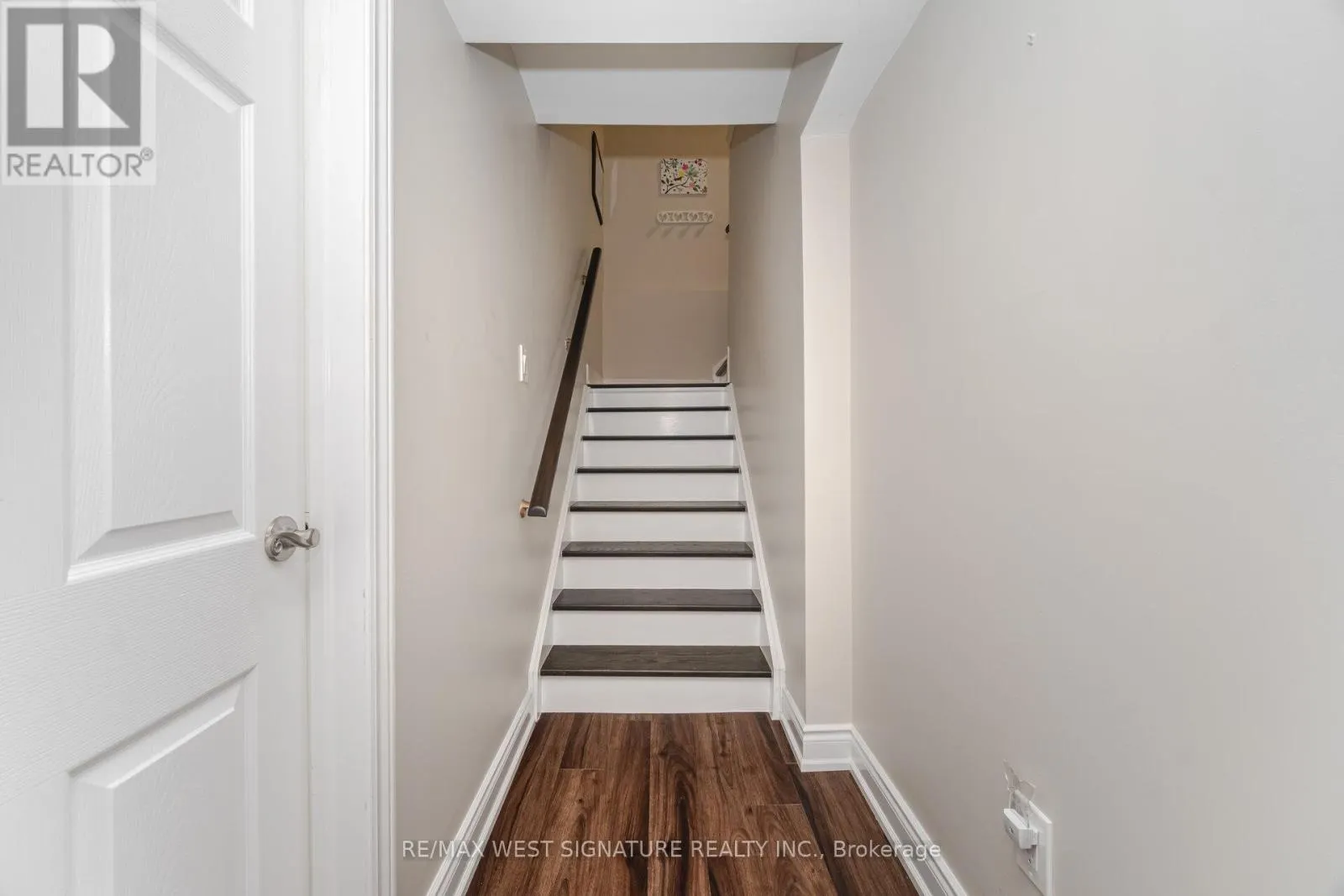107 CUPOLA CRESCENT