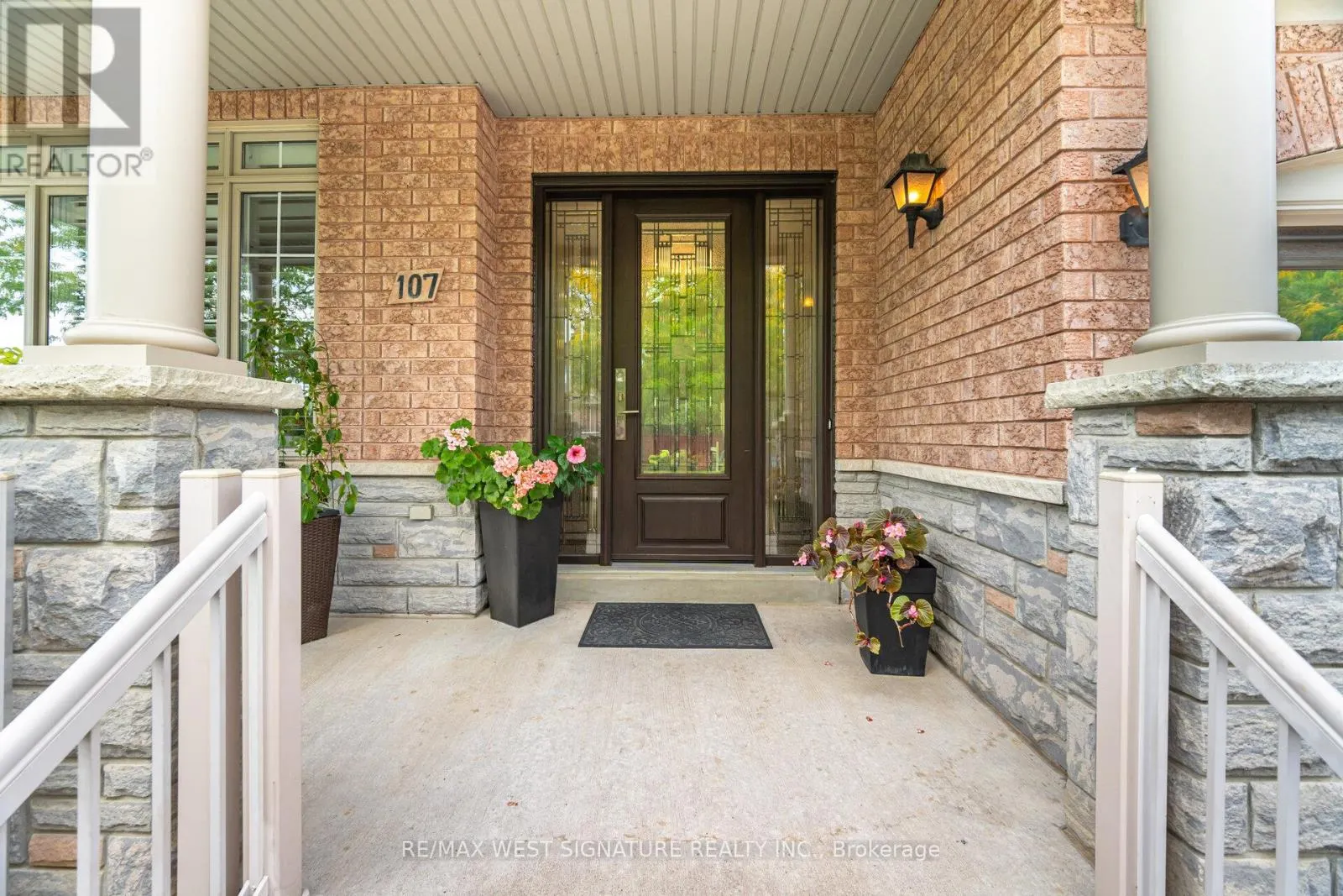 107 CUPOLA CRESCENT