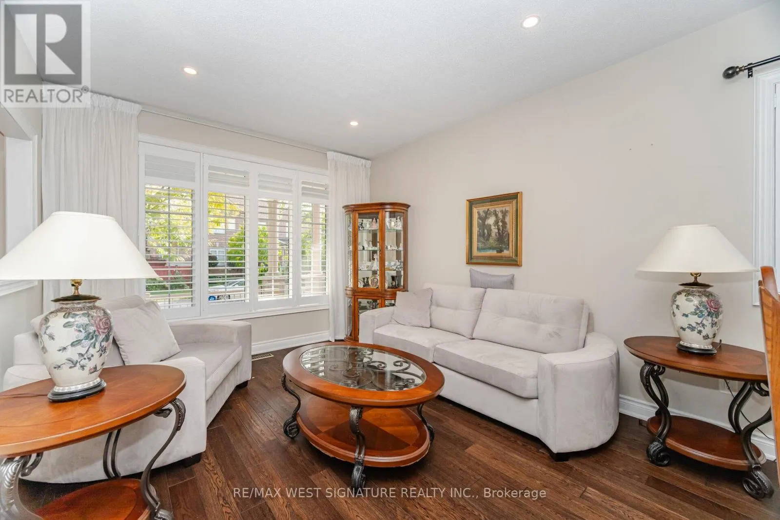 107 CUPOLA CRESCENT