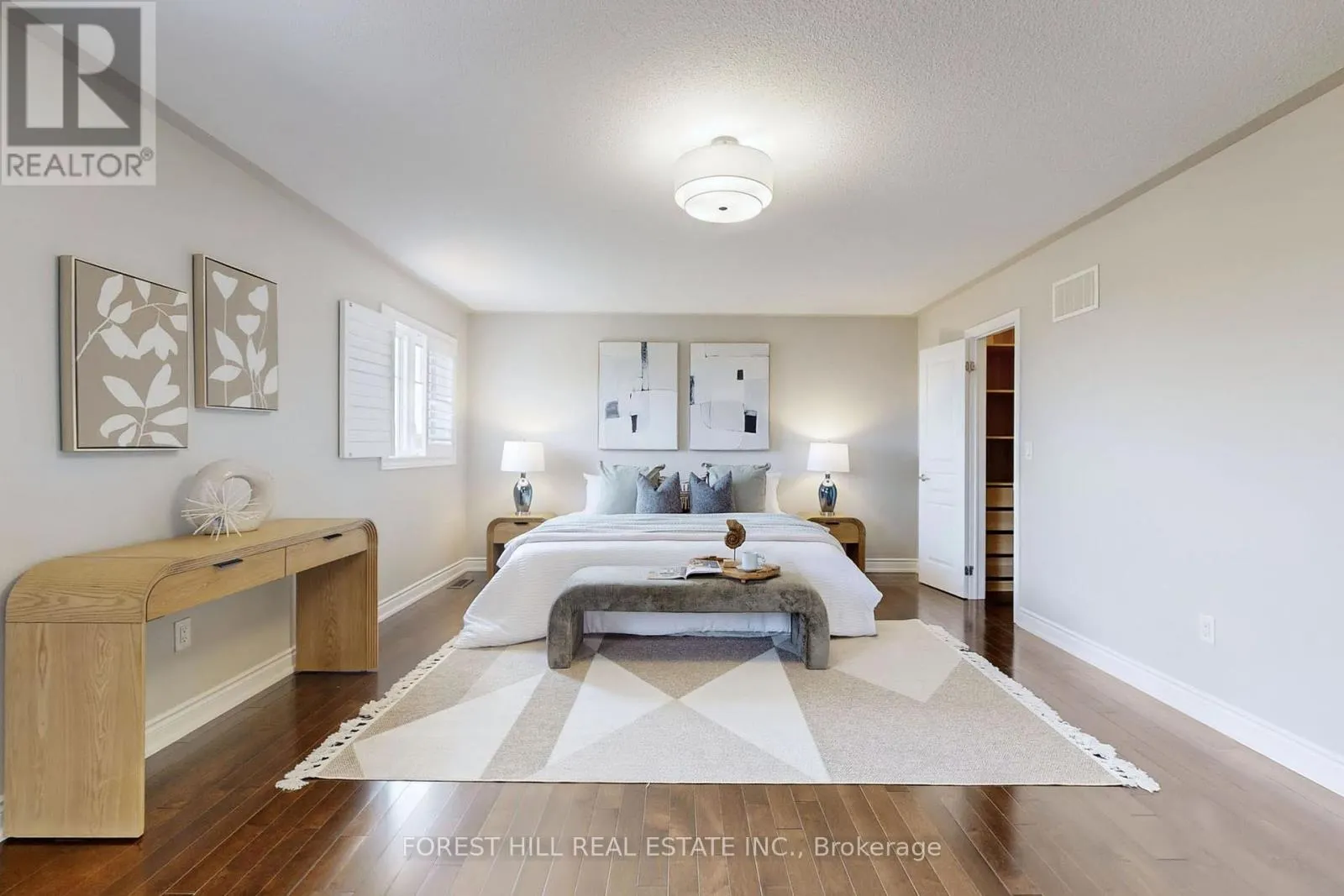 21 FARMHOUSE CRESCENT