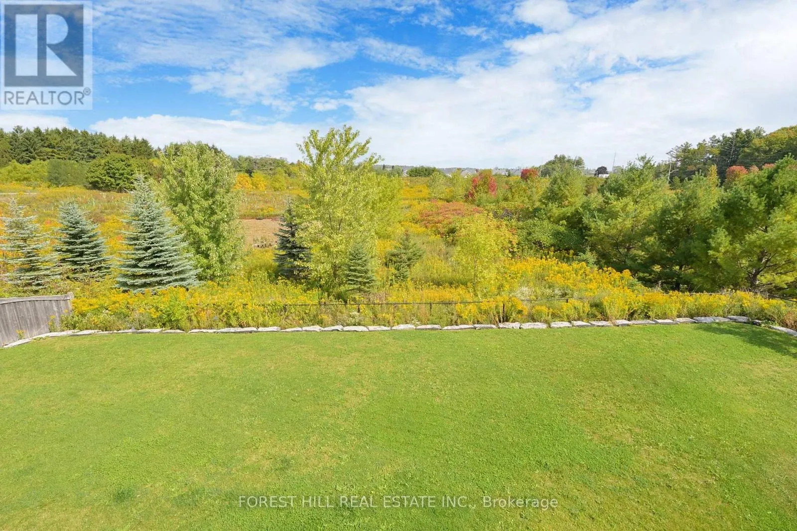 21 FARMHOUSE CRESCENT