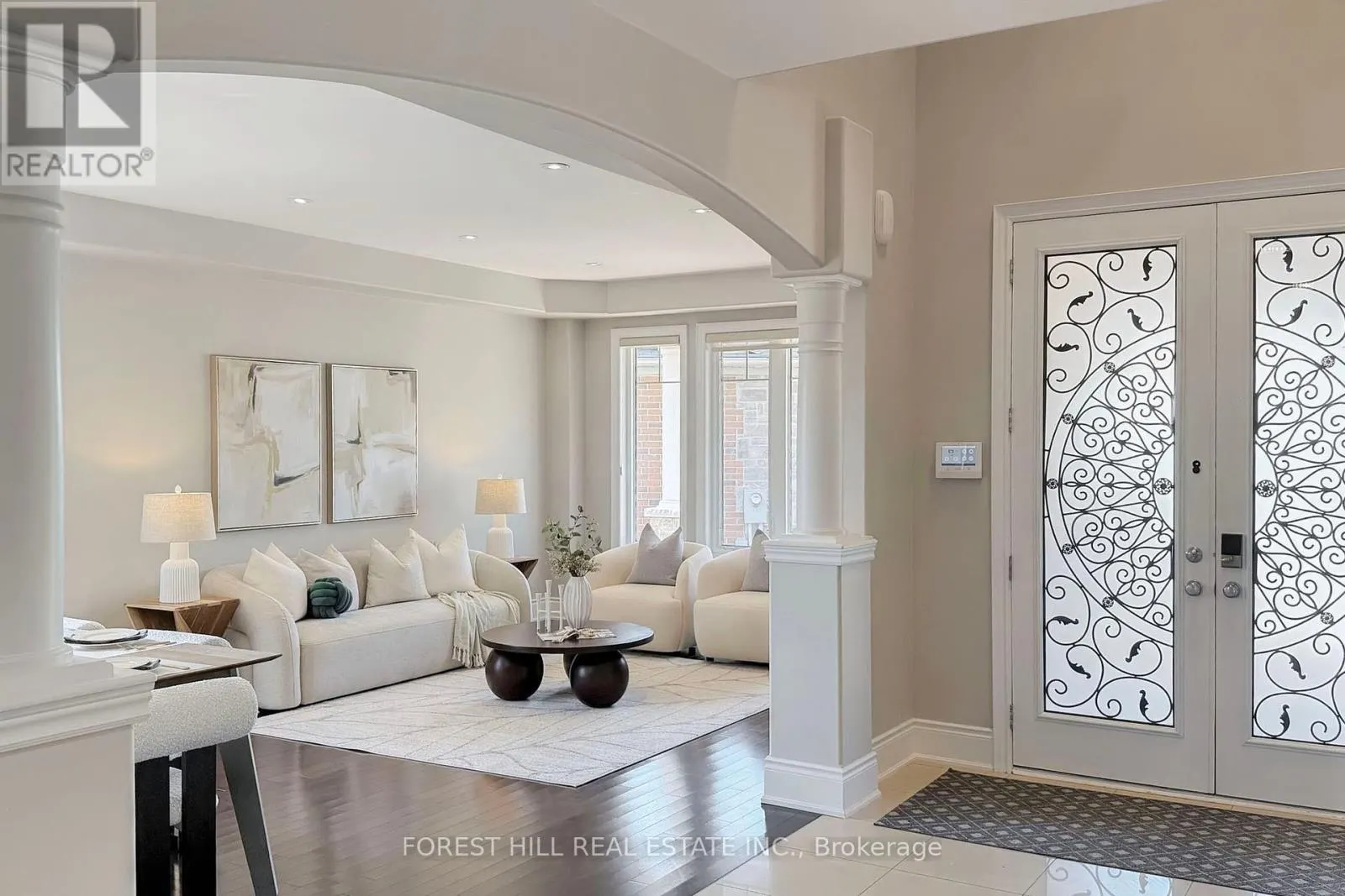 21 FARMHOUSE CRESCENT