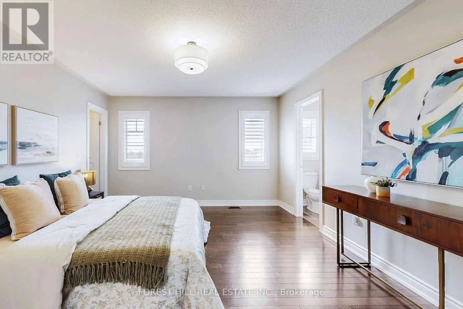 21 FARMHOUSE CRESCENT