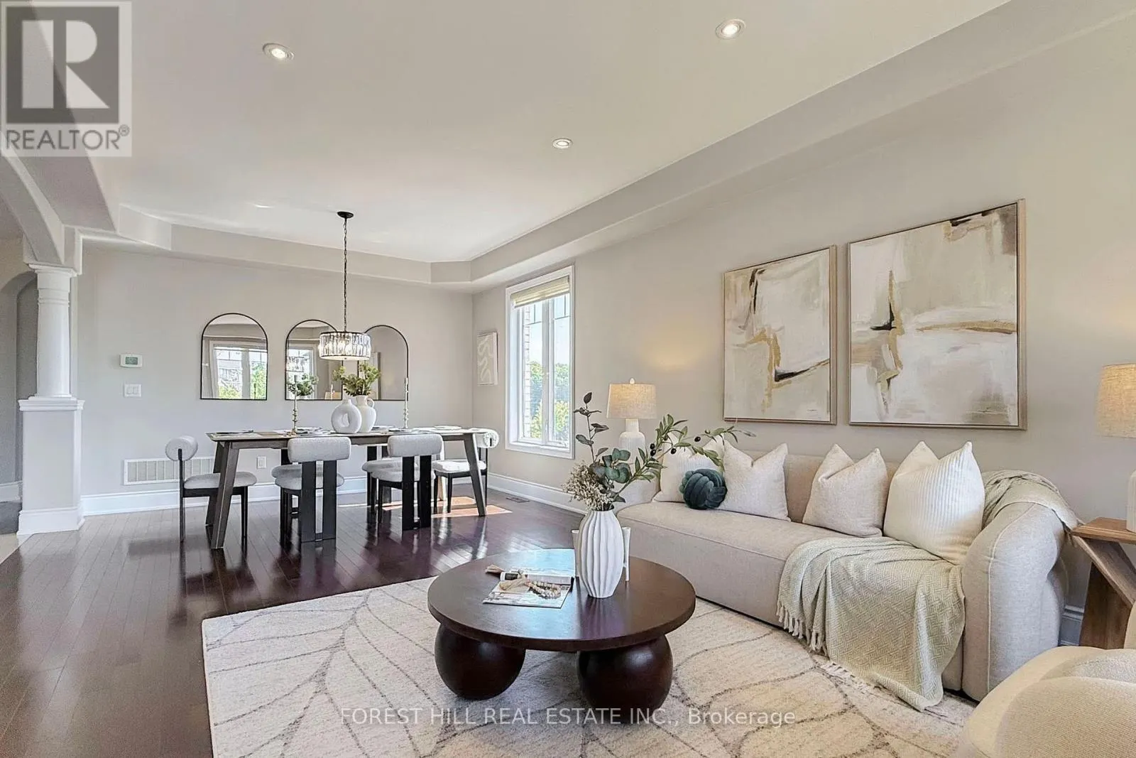 21 FARMHOUSE CRESCENT