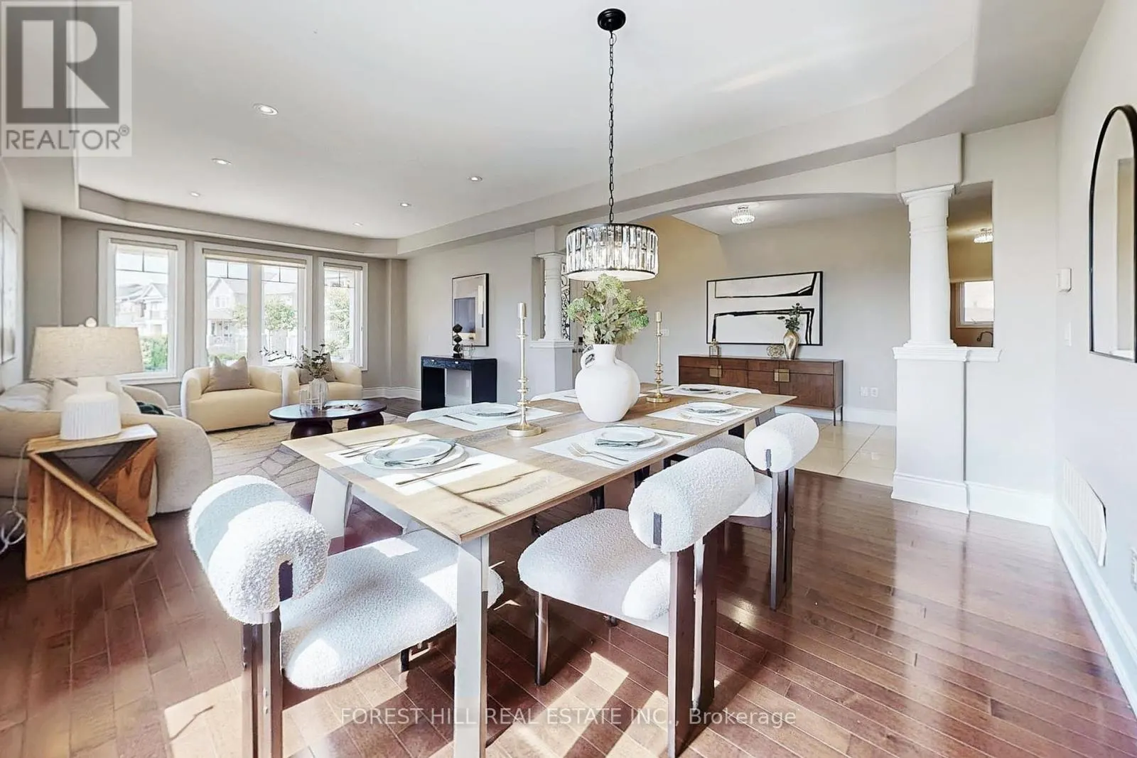 21 FARMHOUSE CRESCENT