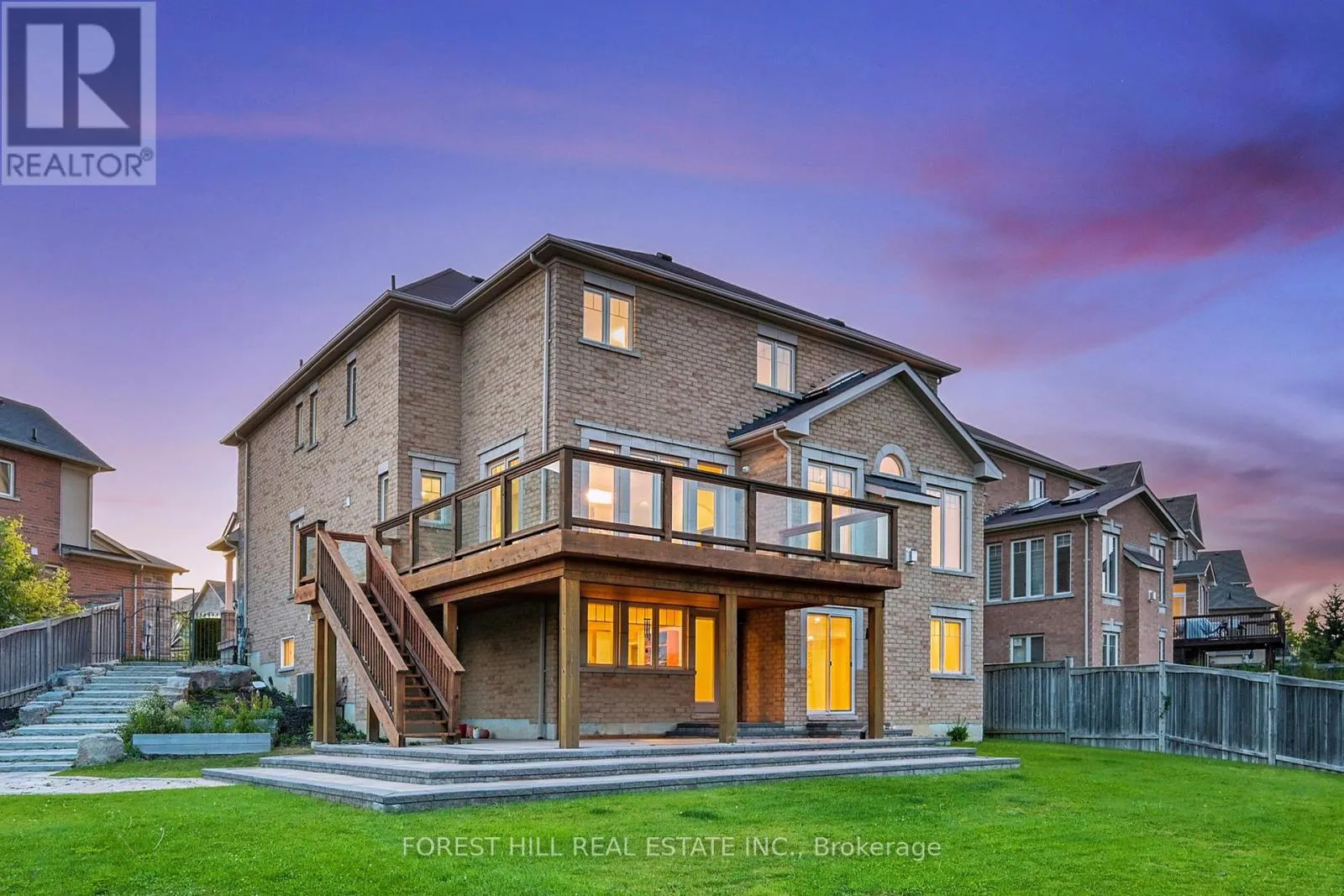 21 FARMHOUSE CRESCENT