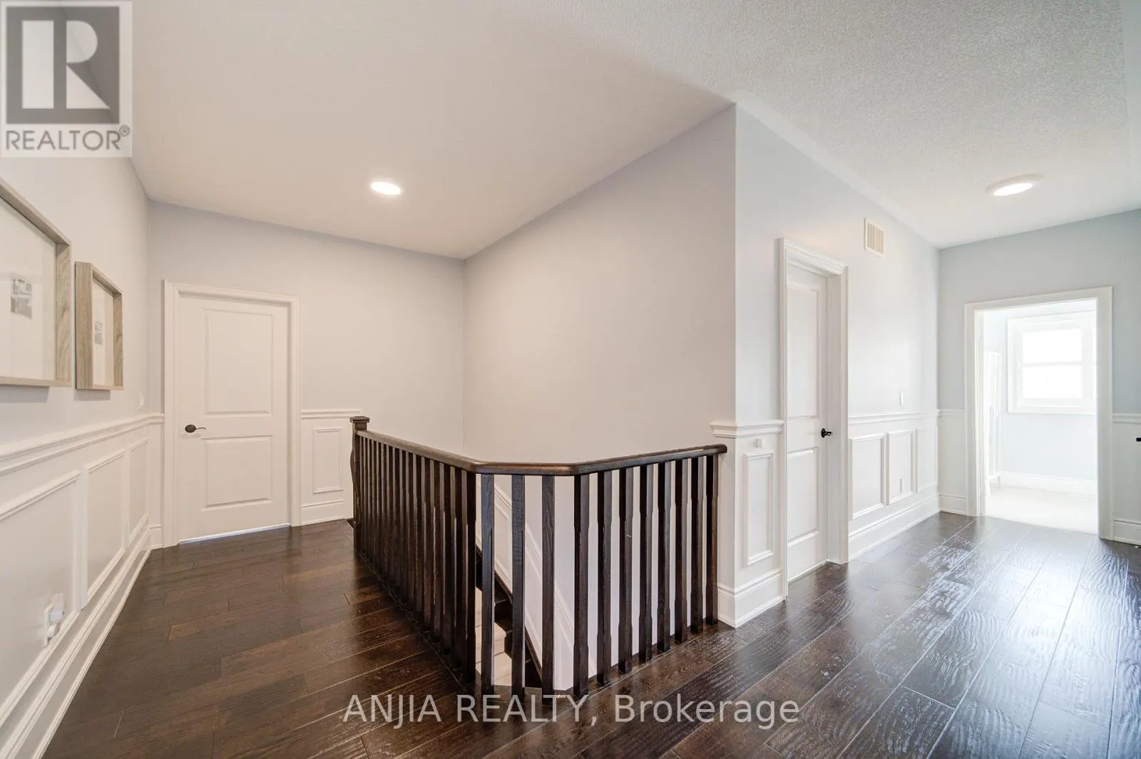 5 WARTON COURT