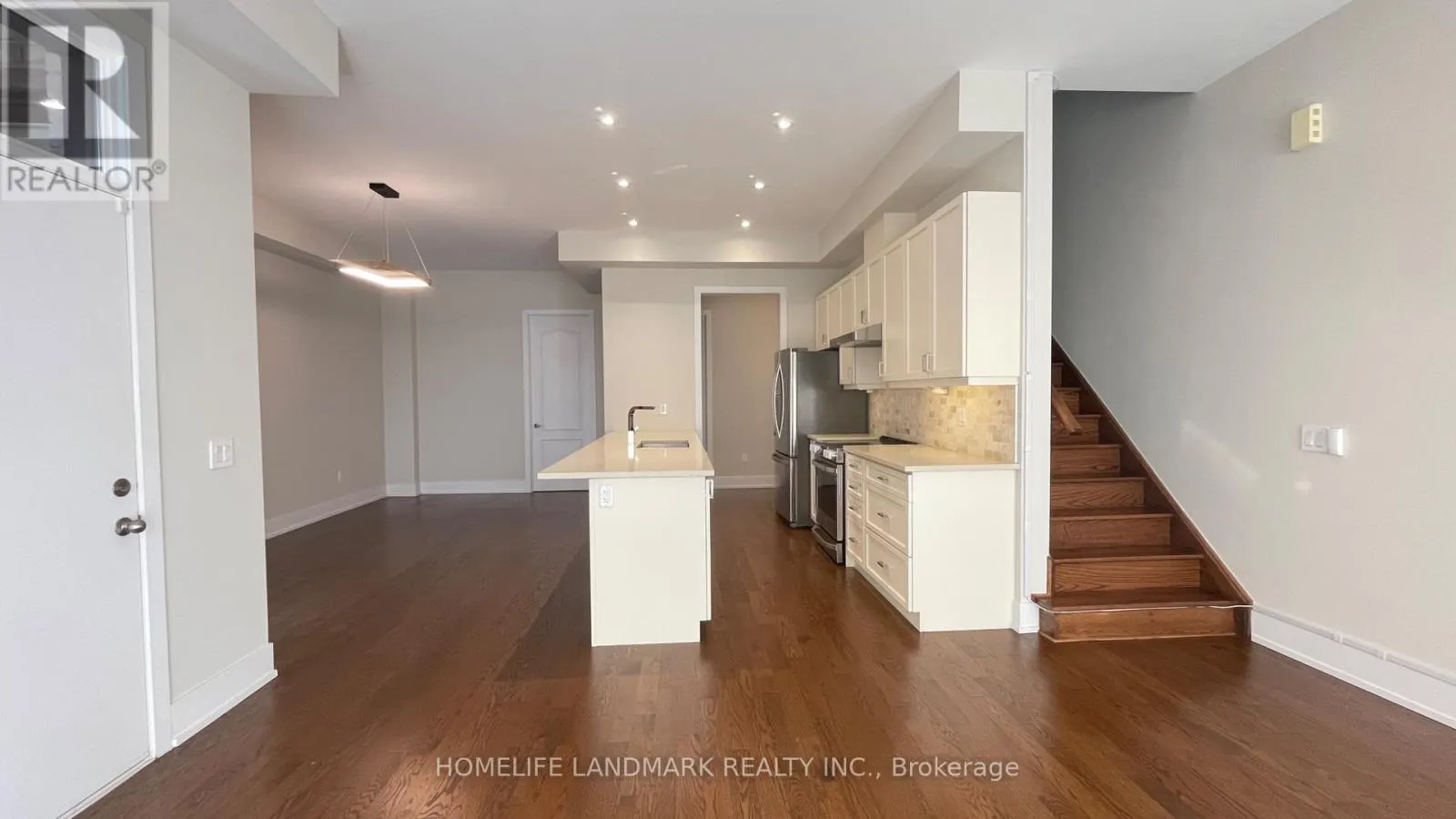 35 THORNCREST DRIVE