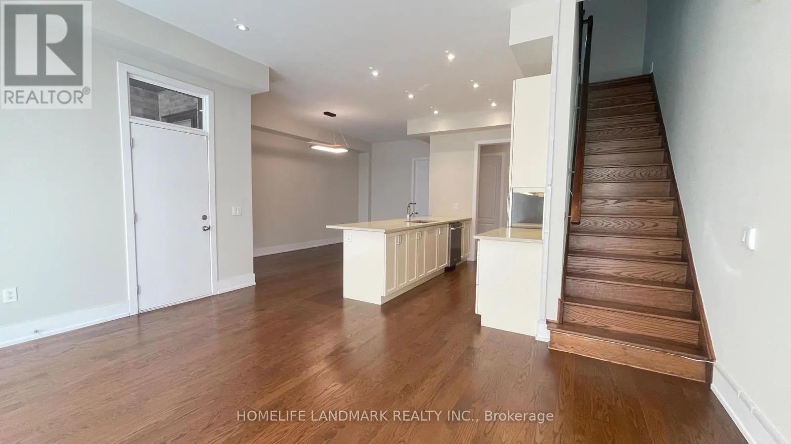 35 THORNCREST DRIVE