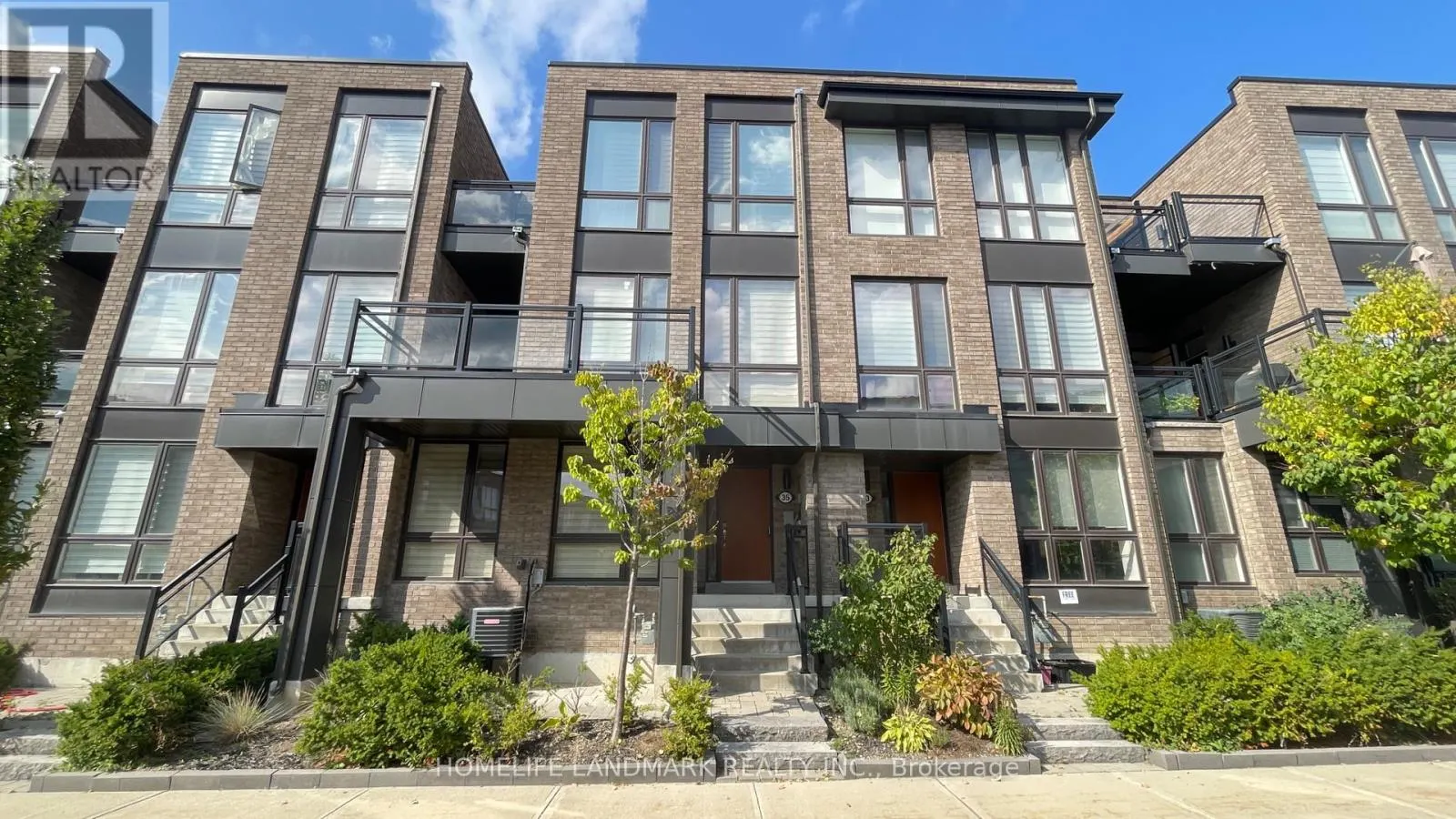 35 THORNCREST DRIVE