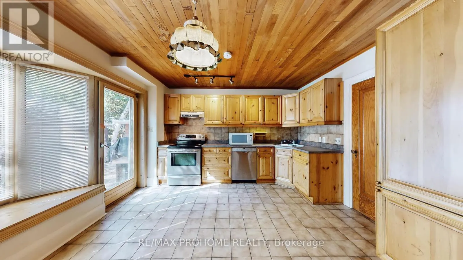 17 ECKARDT AVENUE