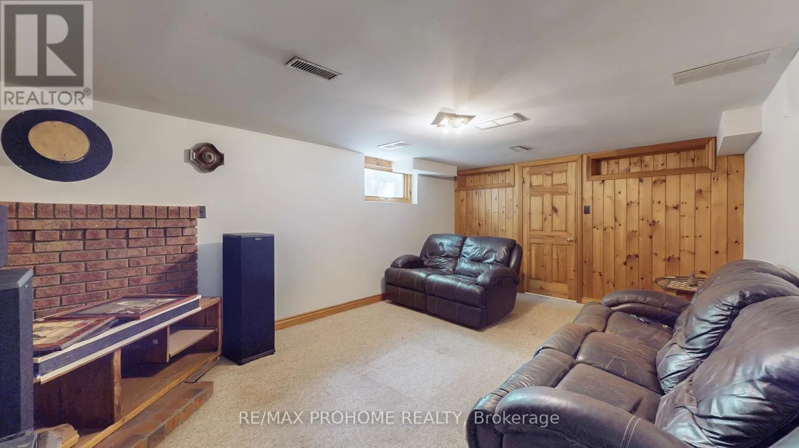 17 ECKARDT AVENUE