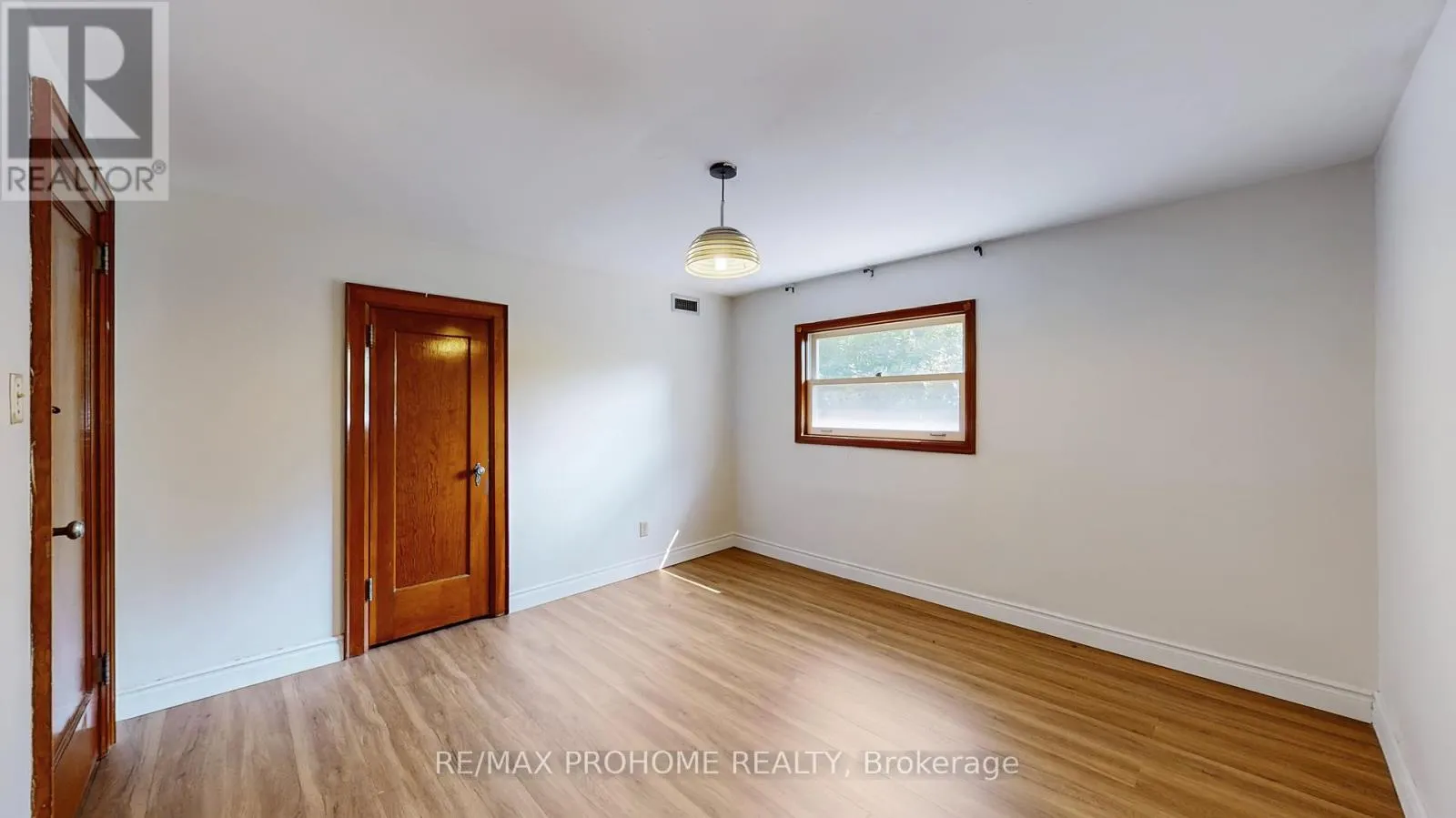 17 ECKARDT AVENUE
