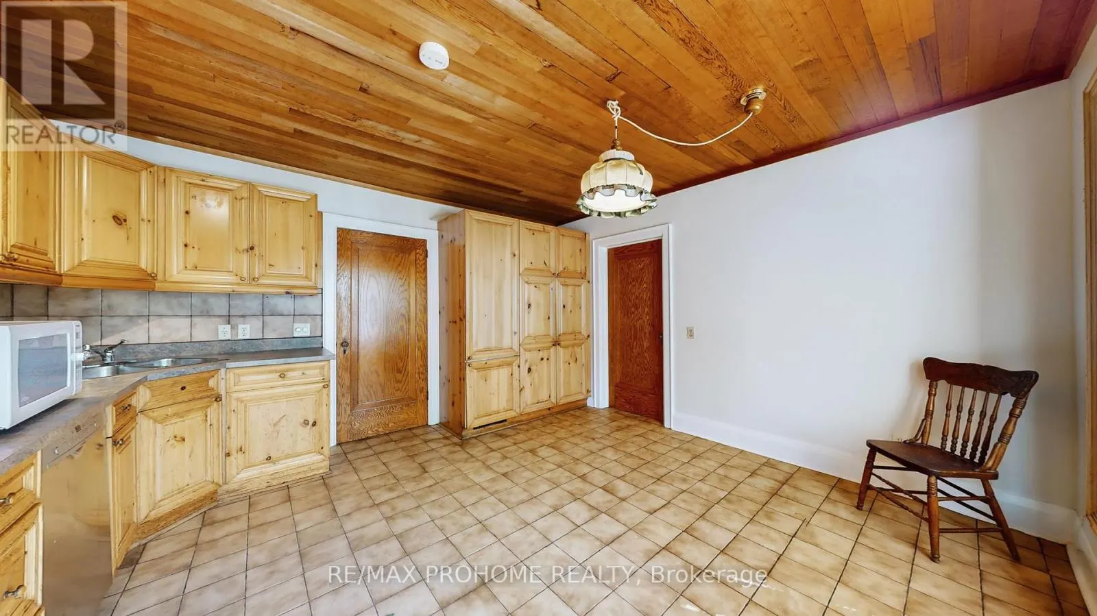 17 ECKARDT AVENUE