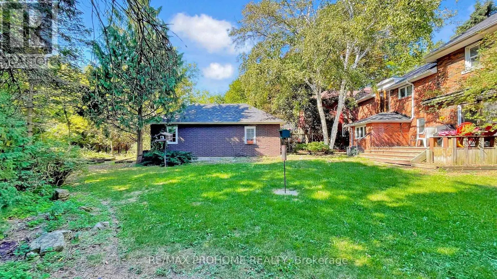 17 ECKARDT AVENUE