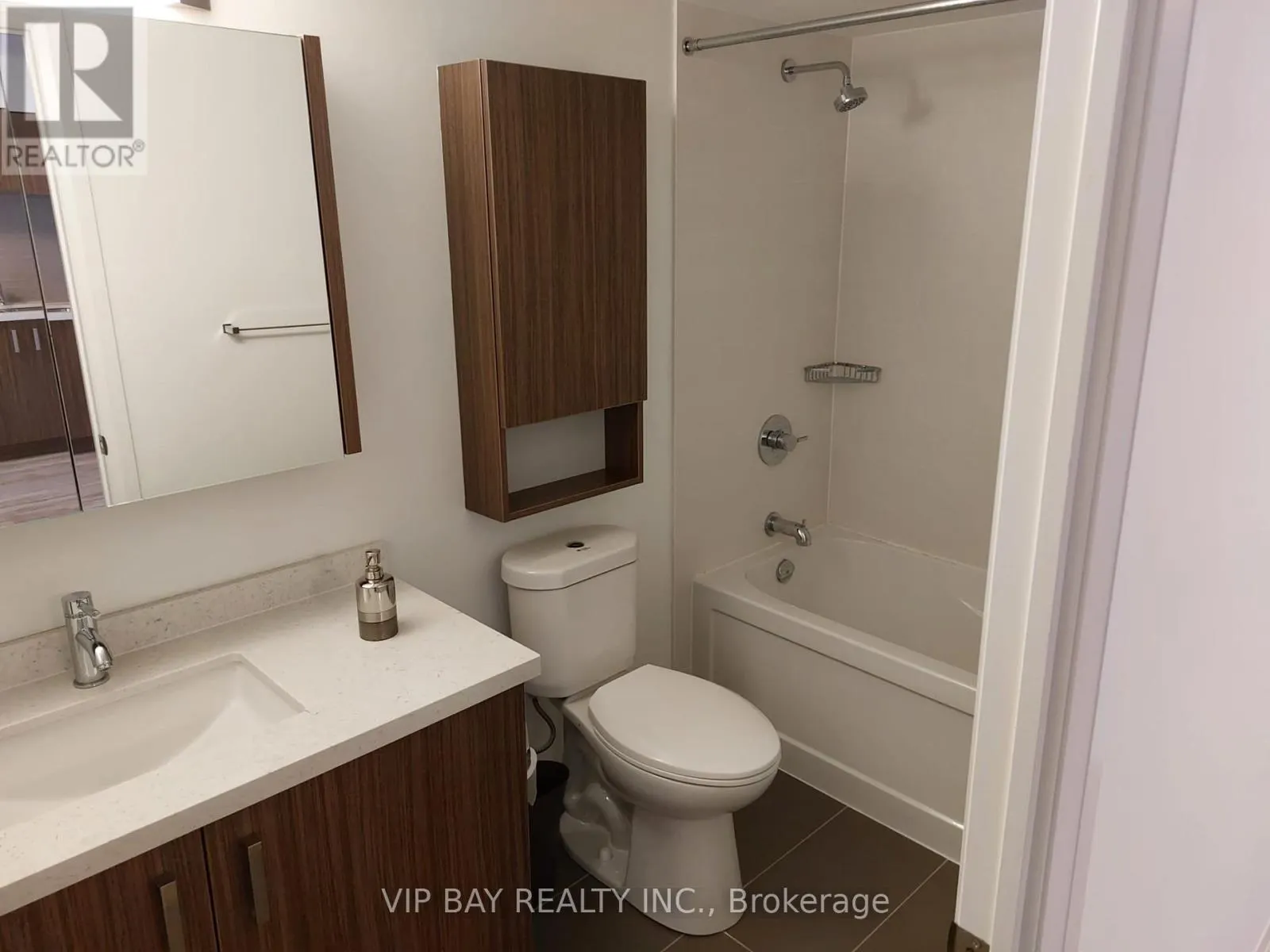 1103 - 18 UPTOWN DRIVE