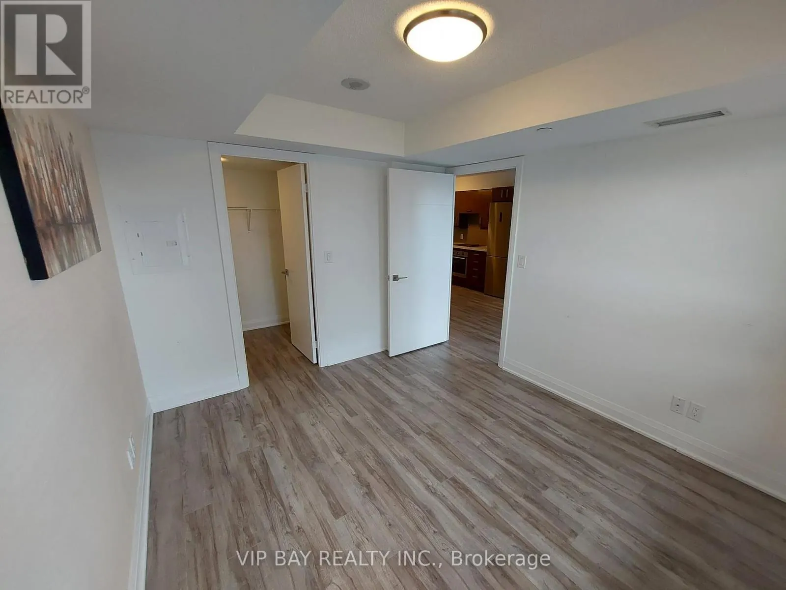 1103 - 18 UPTOWN DRIVE