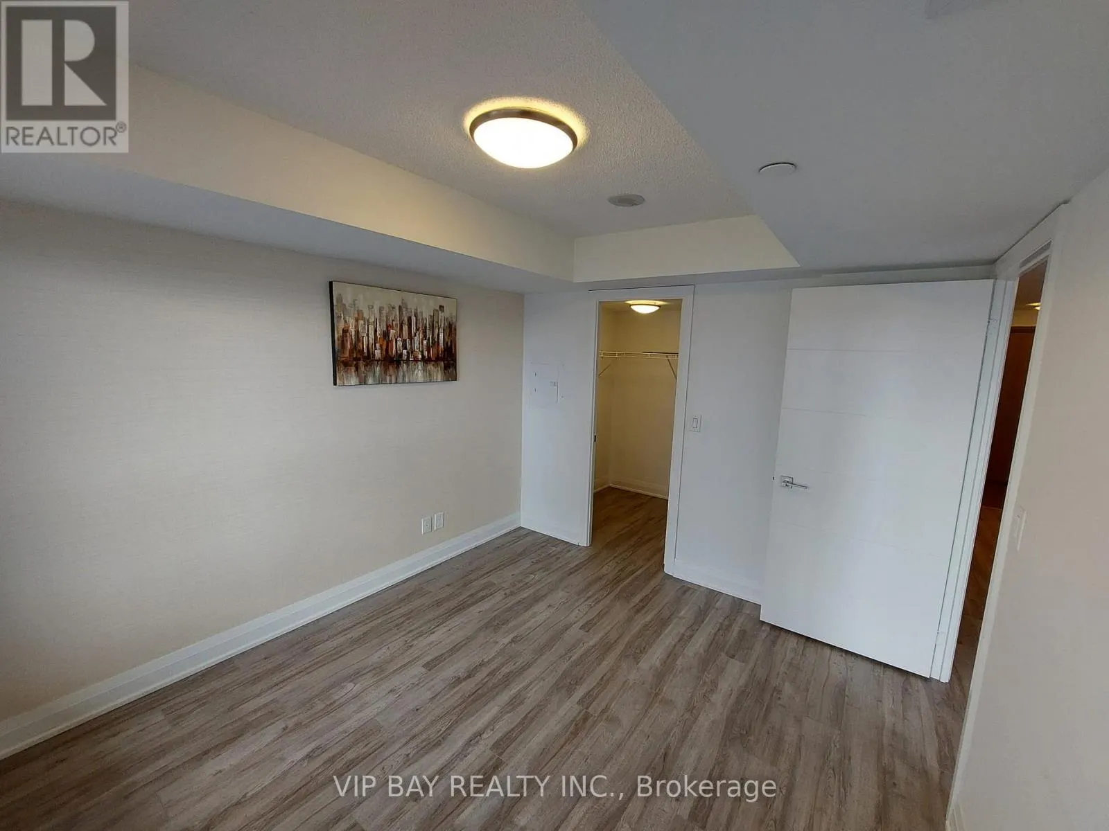 1103 - 18 UPTOWN DRIVE