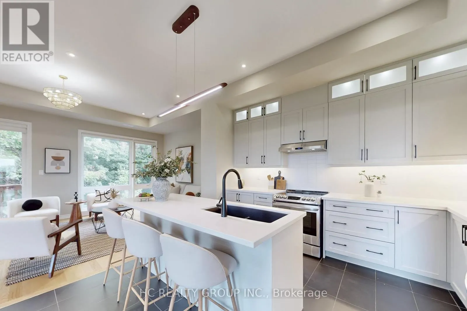 64 LA TACHE CRESCENT