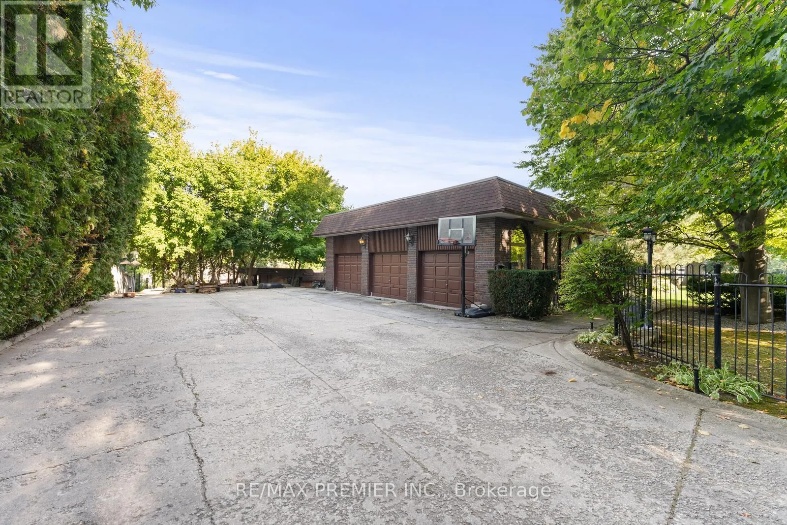 261 SYLVADENE PARKWAY