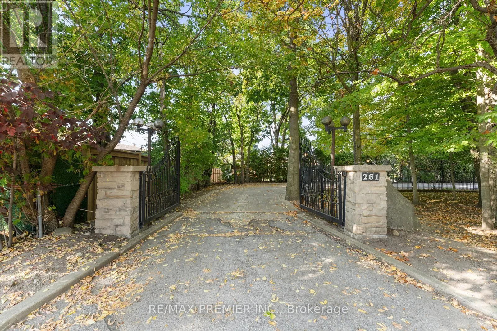 261 SYLVADENE PARKWAY