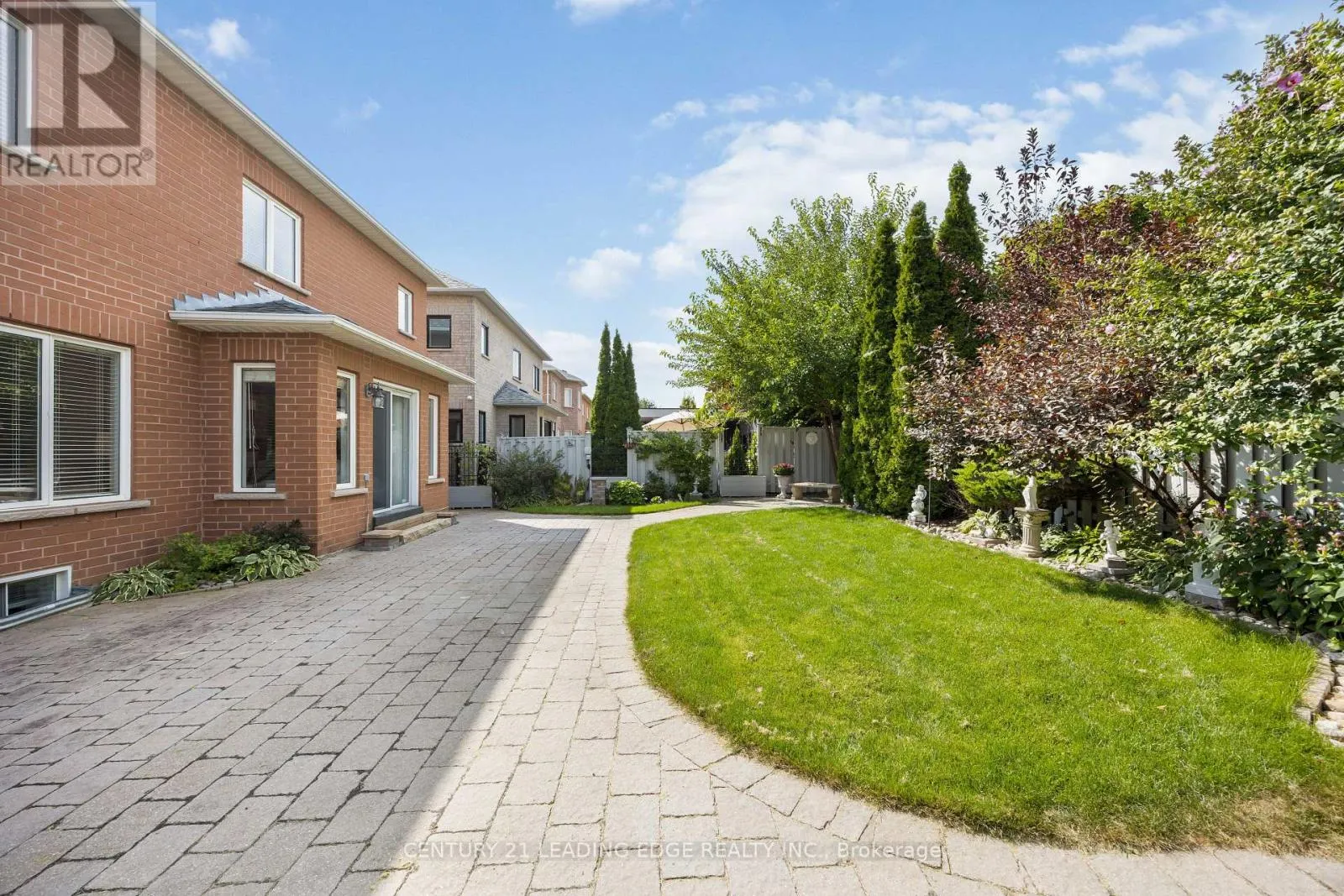 106 NOBLE PRINCE PLACE
