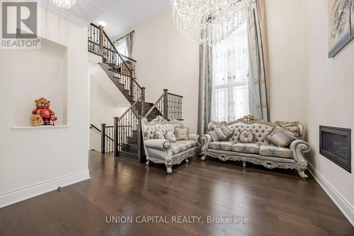 8 DRIZZEL CRESCENT