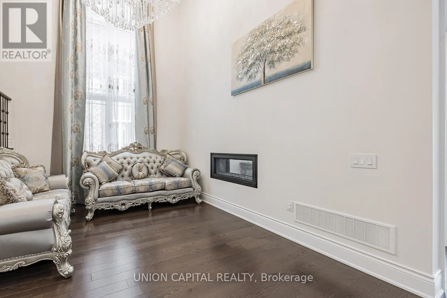 8 DRIZZEL CRESCENT