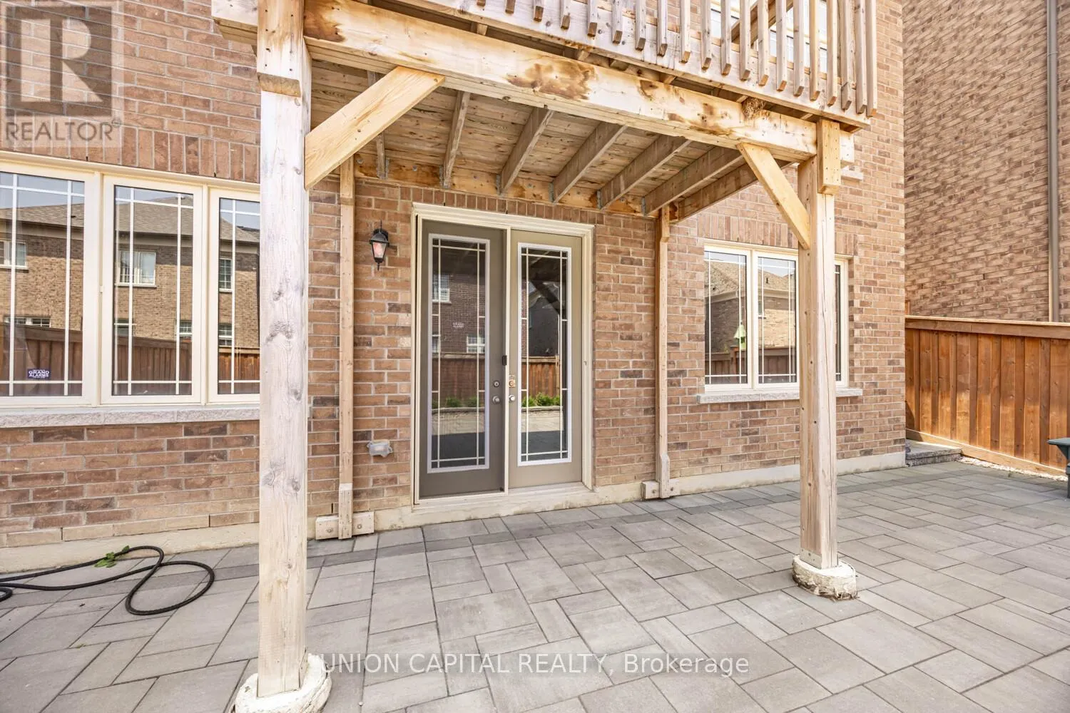 8 DRIZZEL CRESCENT