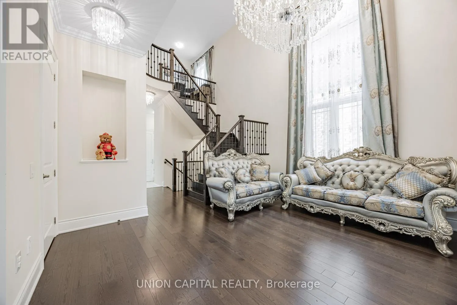 8 DRIZZEL CRESCENT