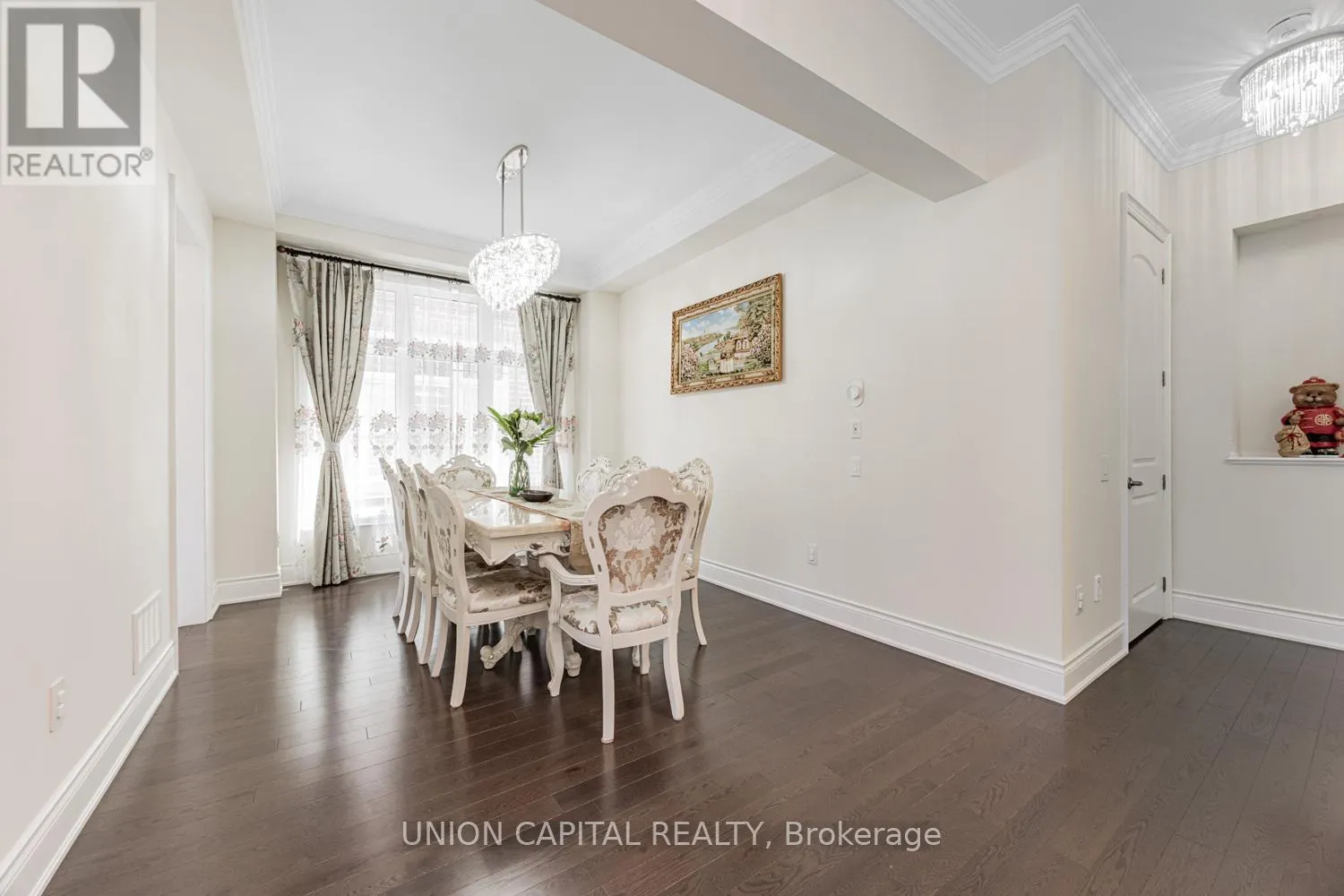 8 DRIZZEL CRESCENT