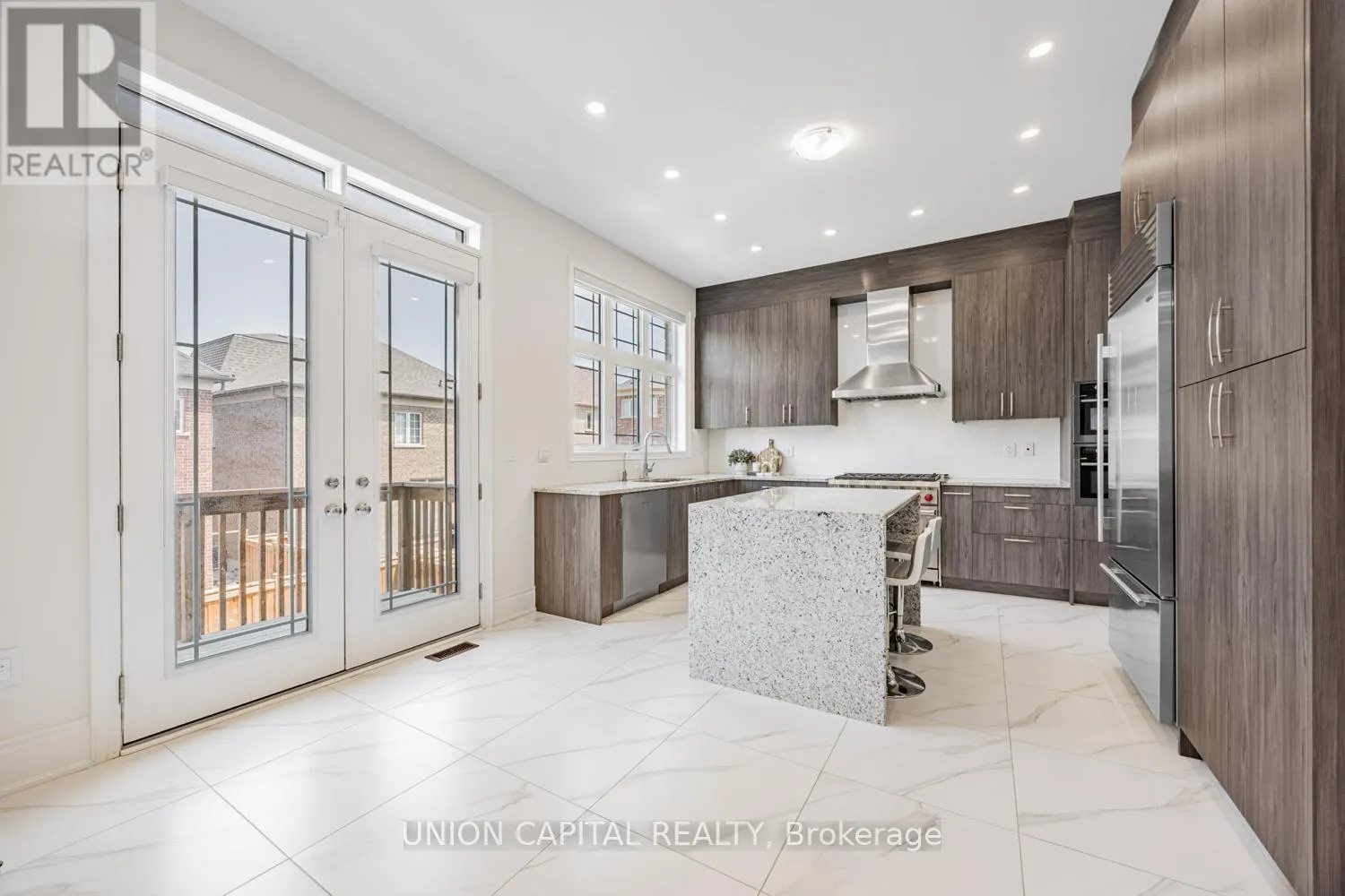 8 DRIZZEL CRESCENT