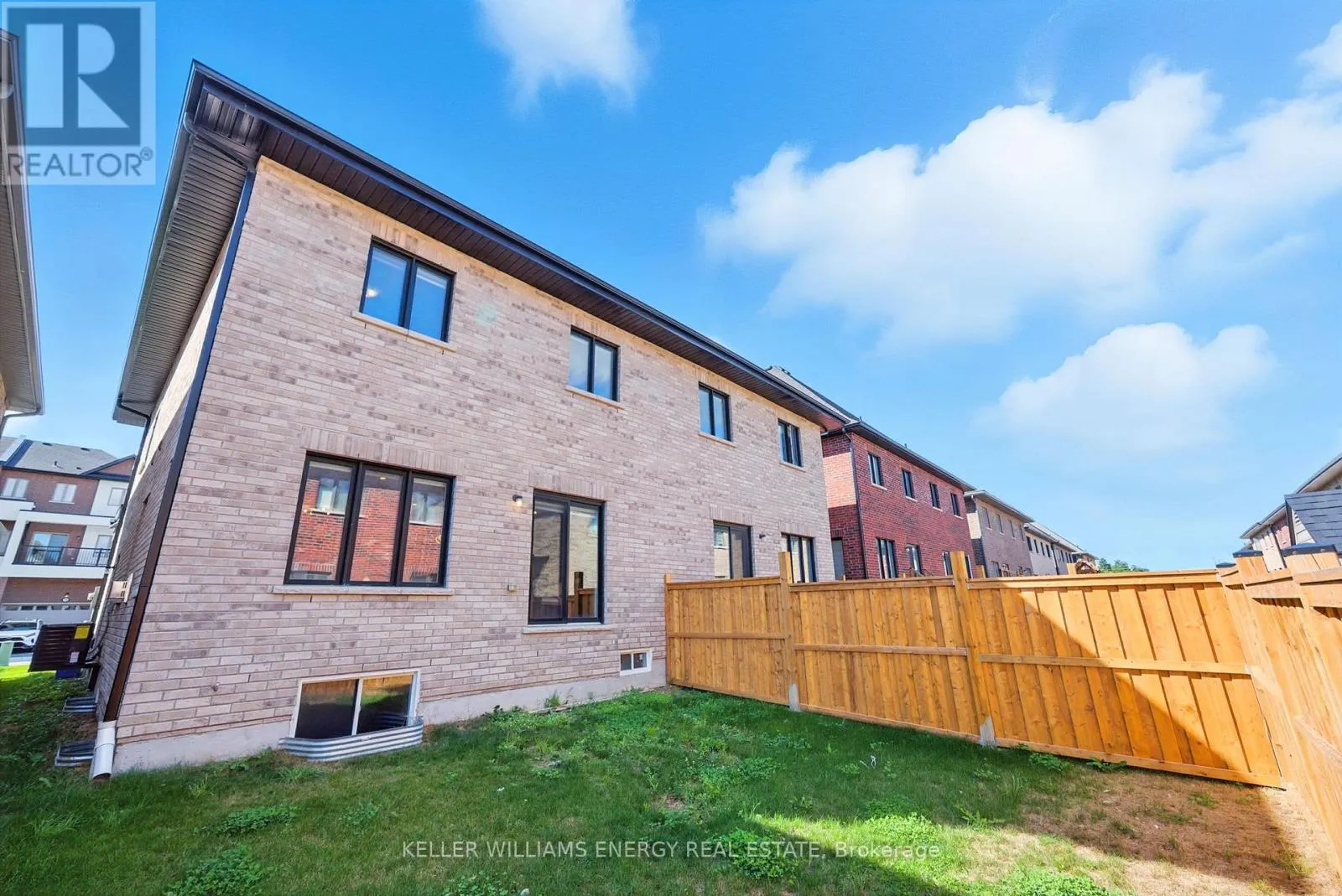 23 ALAN WILLIAMS TRAIL