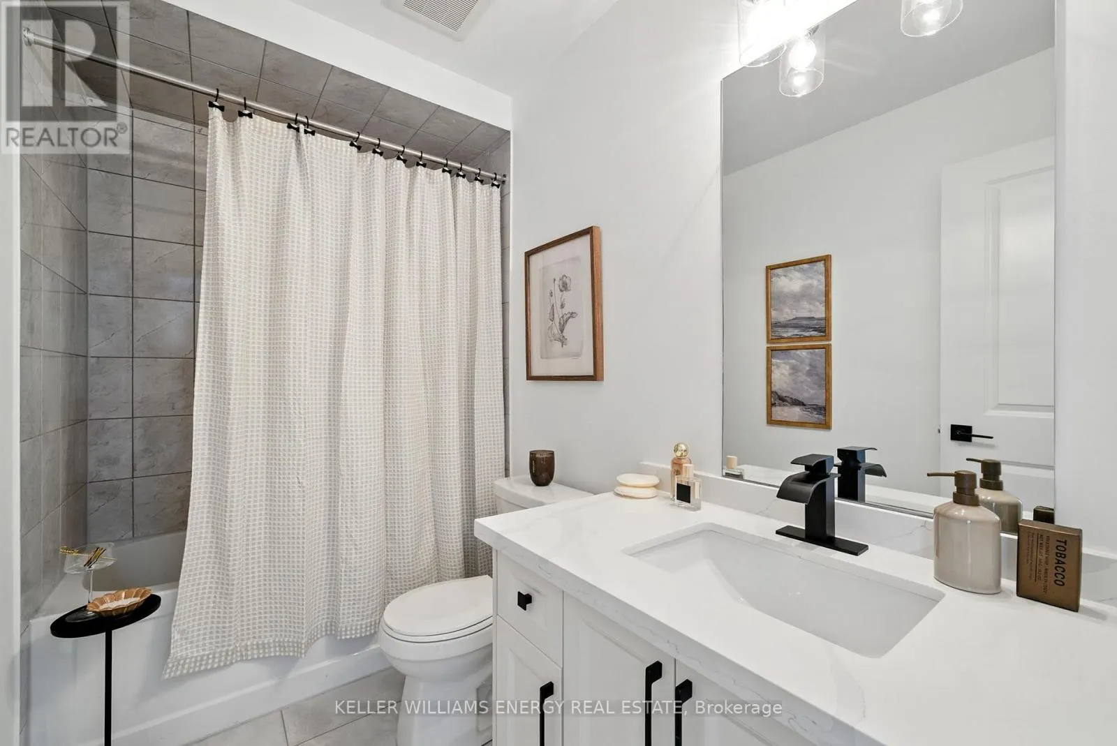 23 ALAN WILLIAMS TRAIL