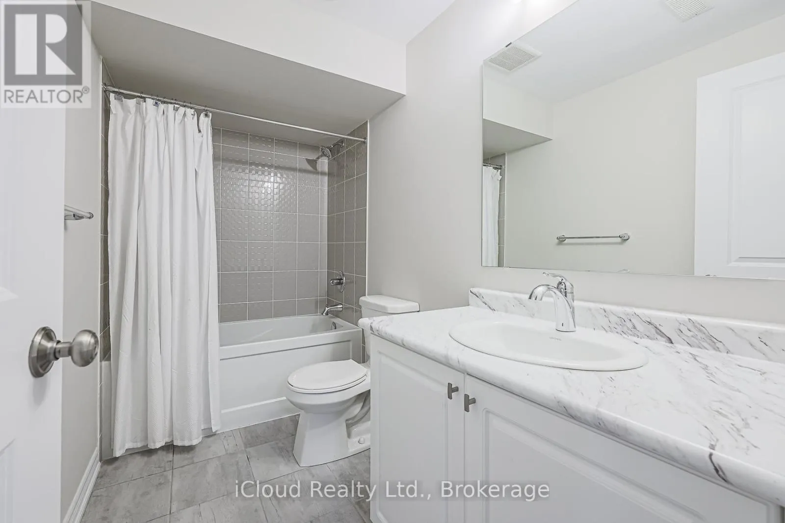 87 PINE HILL CRESCENT