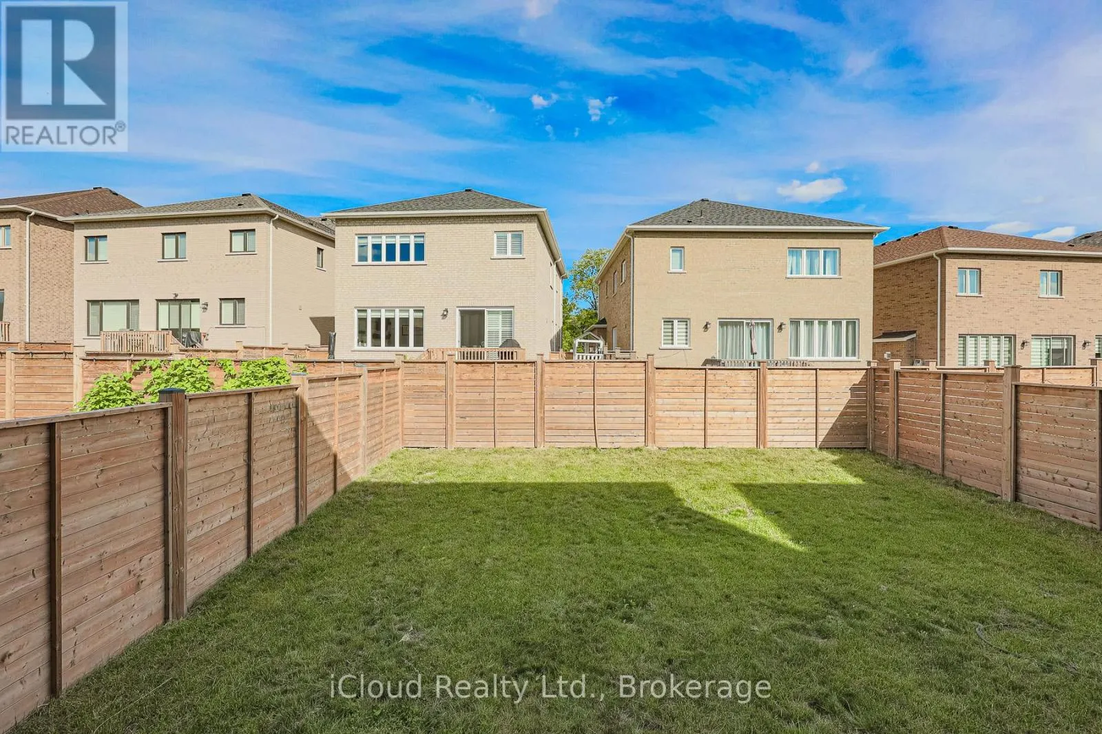 87 PINE HILL CRESCENT