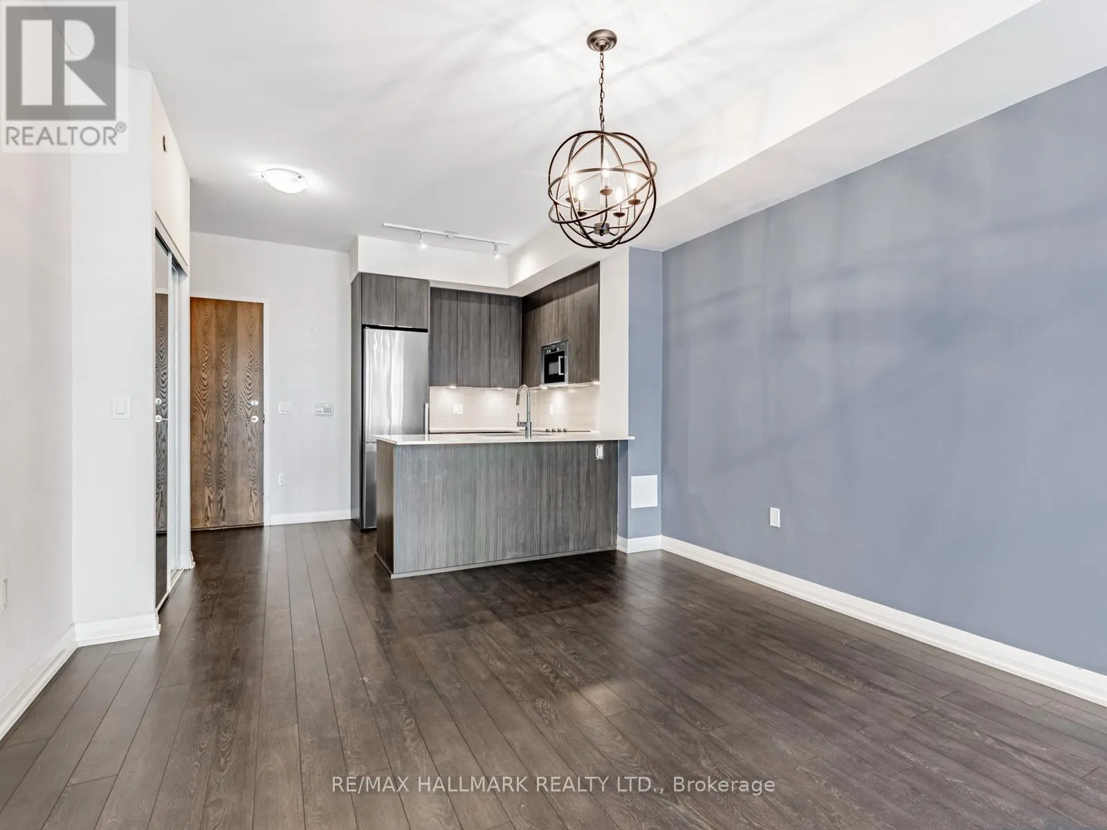 322 - 99 EAGLE ROCK WAY