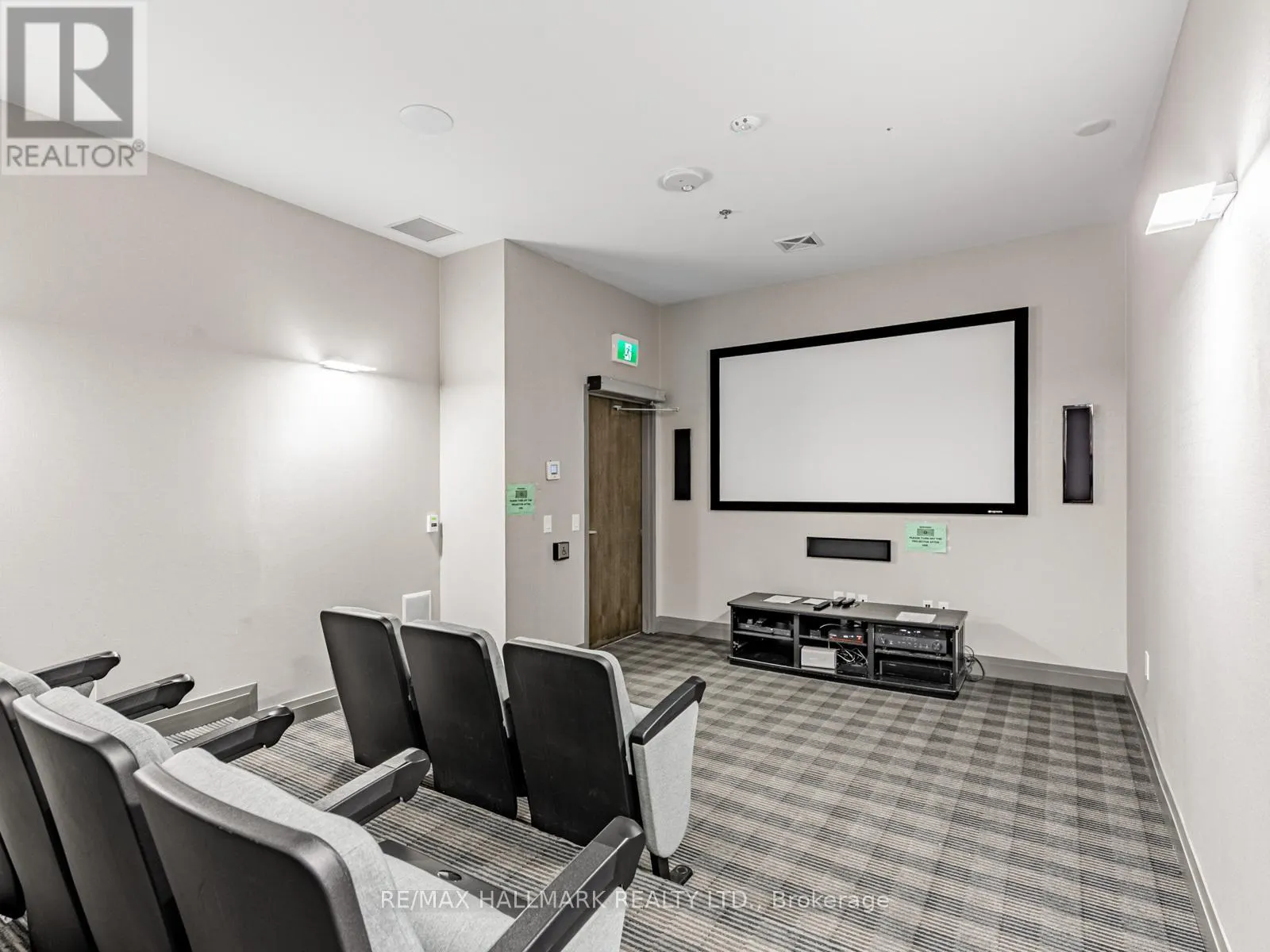 322 - 99 EAGLE ROCK WAY