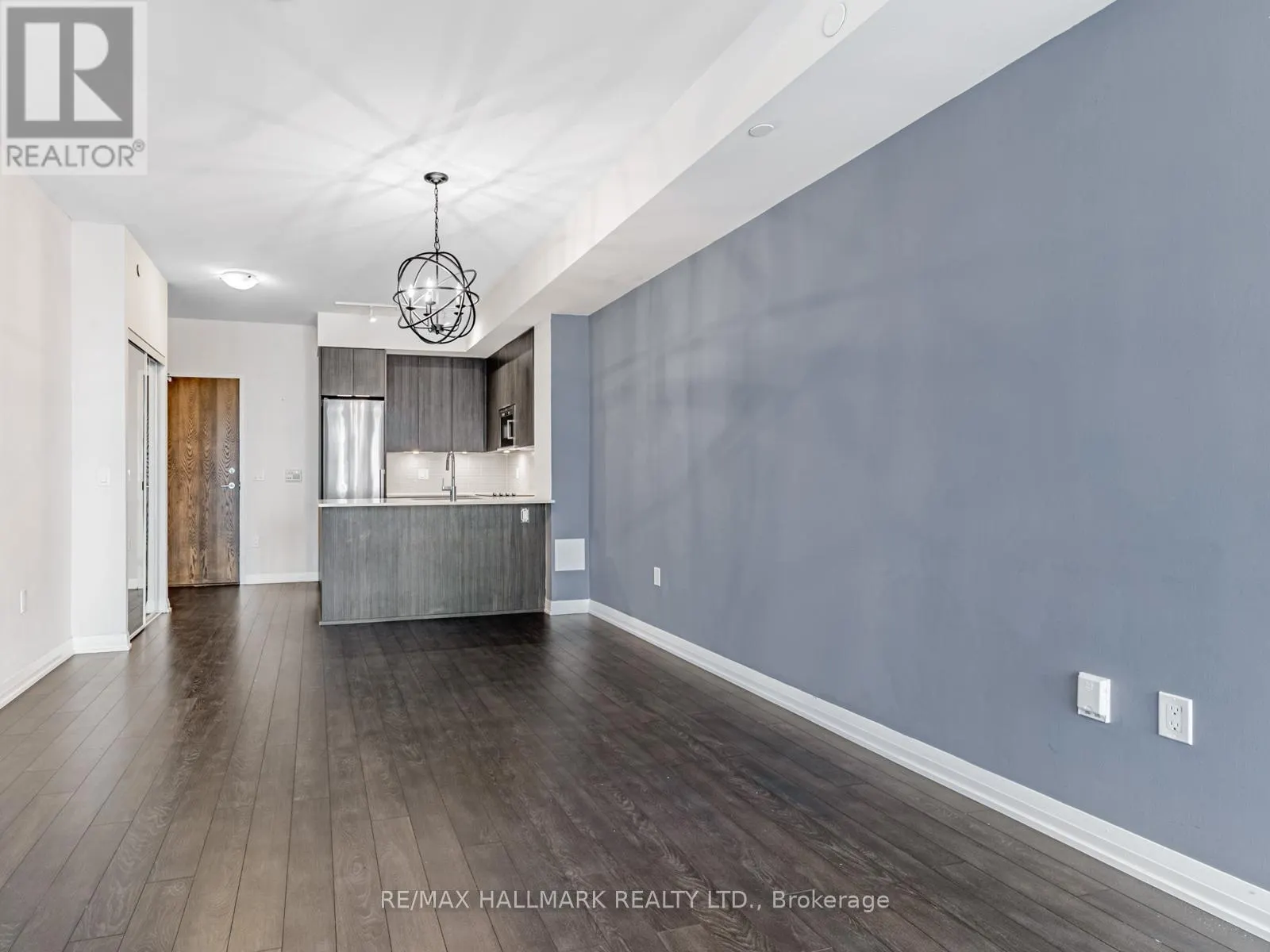 322 - 99 EAGLE ROCK WAY