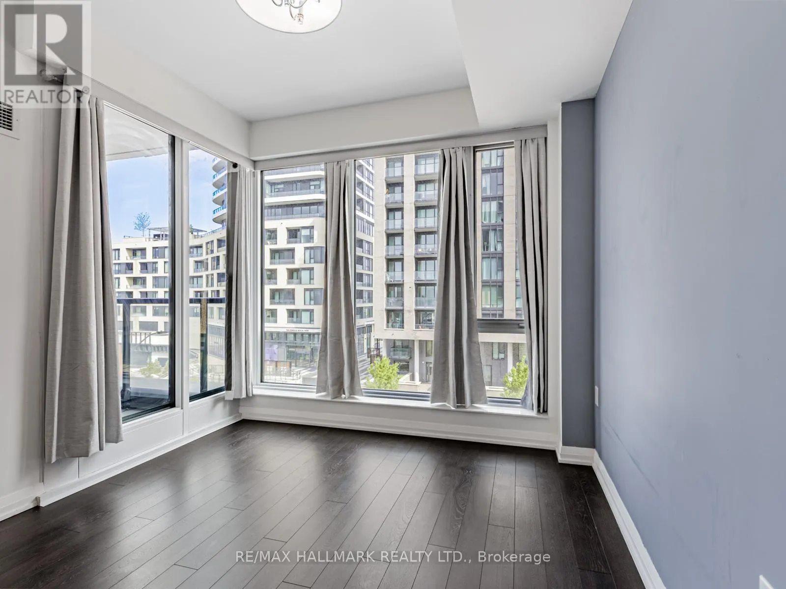 322 - 99 EAGLE ROCK WAY