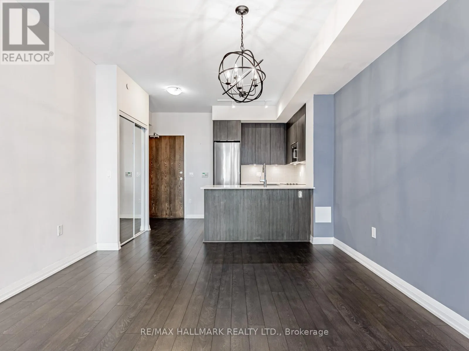 322 - 99 EAGLE ROCK WAY