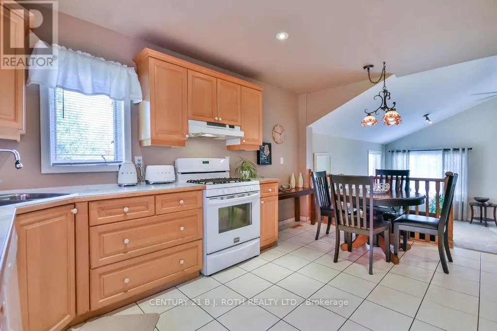 924 VICROL DRIVE